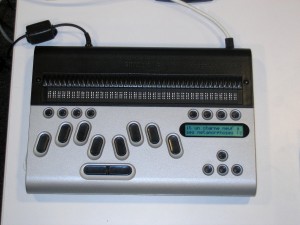 Bloc-notes braille électronique avec plage de lecture braille rafraîchissable